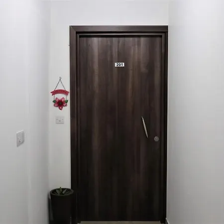 The No 7 Apartment *